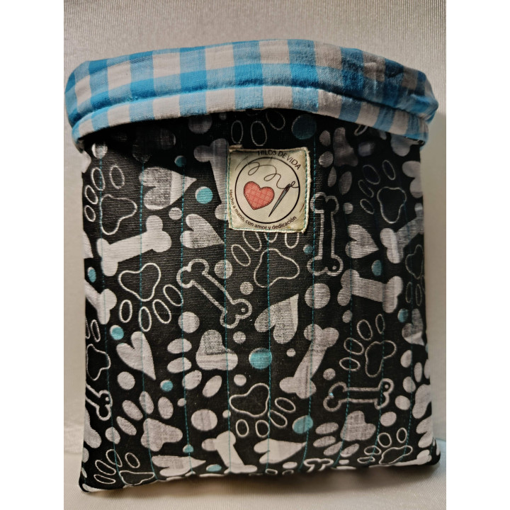 Funda de Libros Grande Loneta Negra con Huesos e Interior Vichy Azul | Hilos de Vida