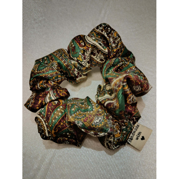 Coletero Estampado Verde de Tela | Scrunchie Hecho a Mano | Hilos de Vida