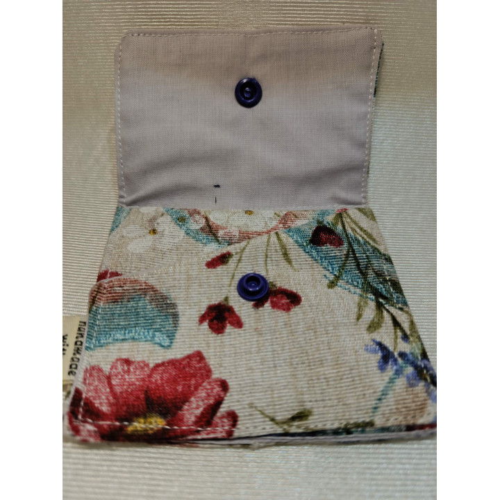 Tarjetero de Tela Floral con Interior Gris | Monedero Artesanal | Hilos de Vida