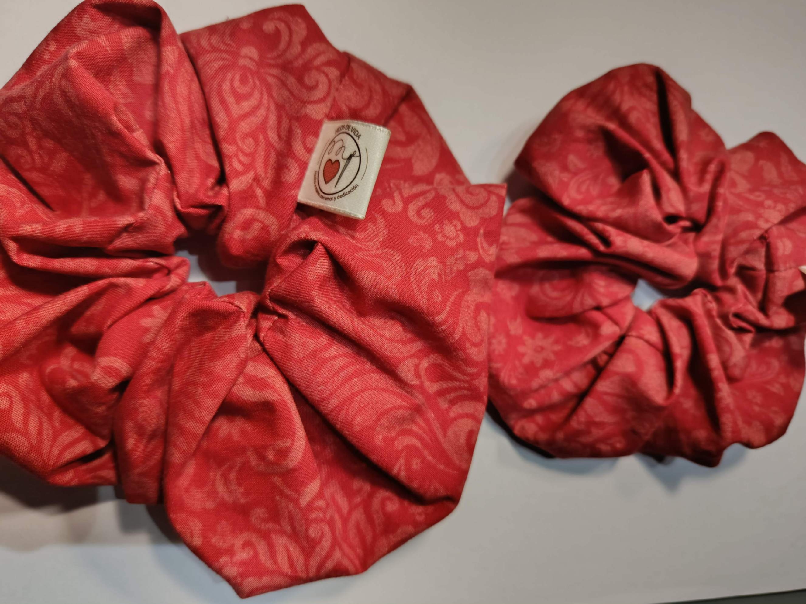 Regalos de Navidad originales: coleteros y fundas de libro